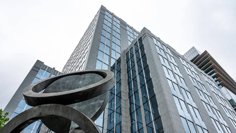 Hauptsitz des belgischen Finanzdienstleisters Euroclear in Brüssel am 22.05.2025.