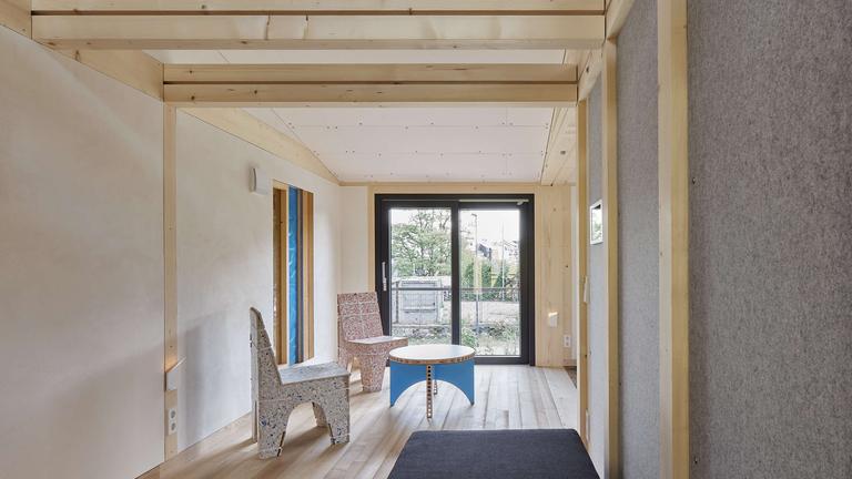 Blick in ein Dachgeschoss eines alten Kulturzentrums in Wuppertal. Der Bau kann später als "Materiallager" dienen.