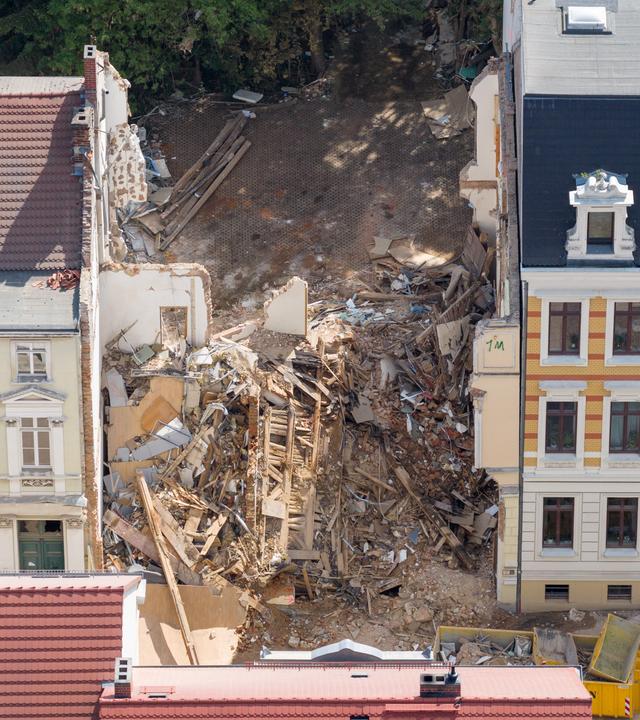Die Überreste eines eingestürzten Gründerzeithaus im sächsischen Görlitz