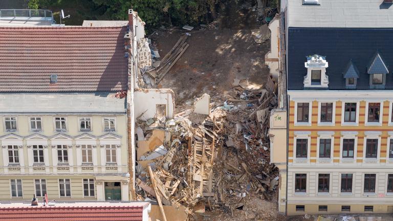 Die Überreste eines eingestürzten Gründerzeithaus im sächsischen Görlitz