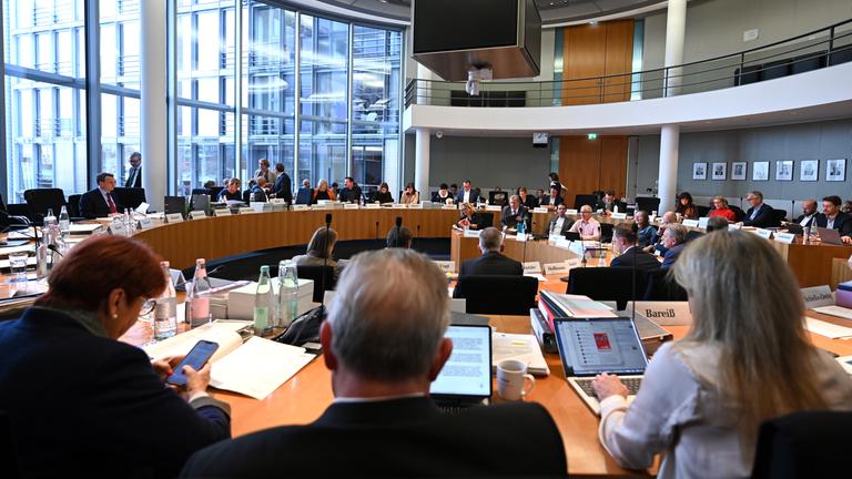 In der sogenannten Bereinigungssitzung nehmen die Fraktionen letzte Änderungen am Etatentwurf vor, bevor er im Bundestag zur Abstimmung steht.