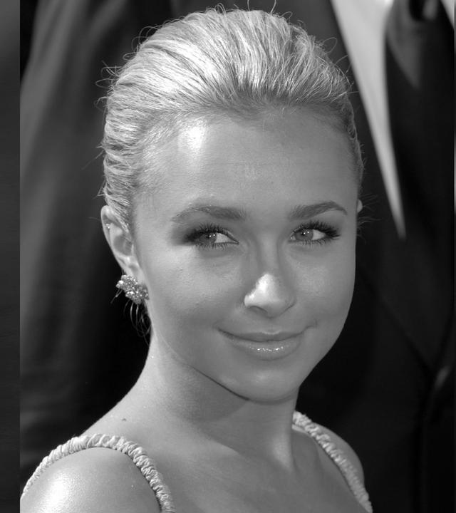 Das schwarz-weiße Bild zeigt die verstorbene Schauspielerin Hayden Panettiere im Jahr 2007