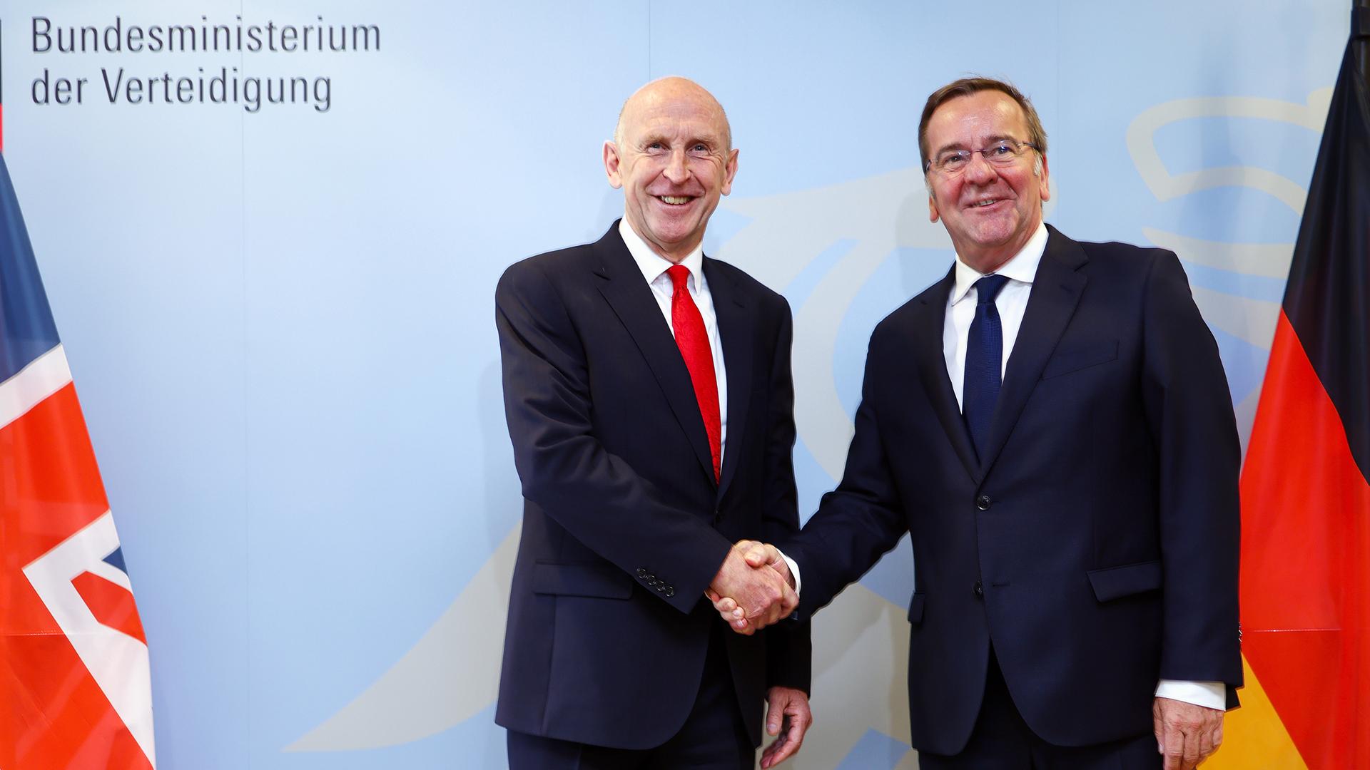 John Healey und Boris Pistorius