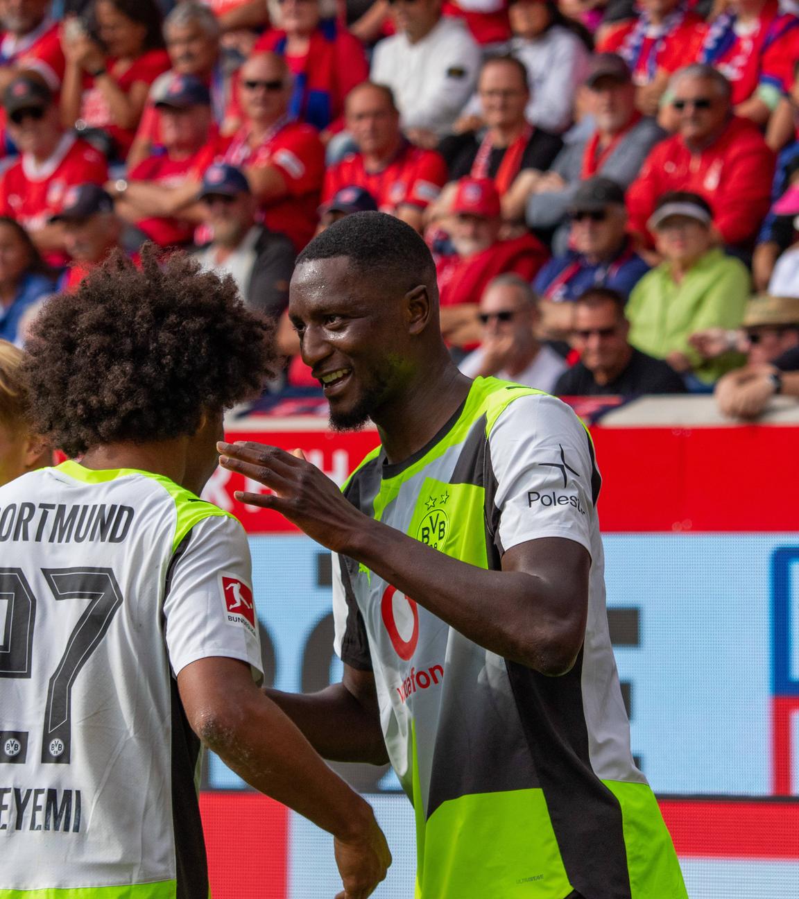 Karim Adeyemi (Dortmund) und Serhou Guirassy (Dortmund) jubeln.