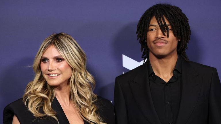 Heidi Klum mit ihrem Sohn Henry Klum bei den AMAs