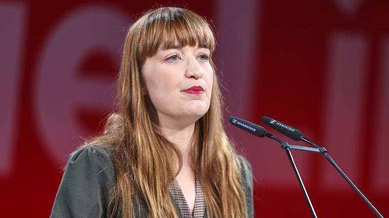 Zu sehen ist Heidi Reichinnek, Spitzenkandidatin der Linken zu Bundestagswahl 2025.