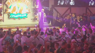Heino begeistert Fans am Ballermann