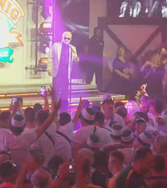 Heino begeistert Fans am Ballermann