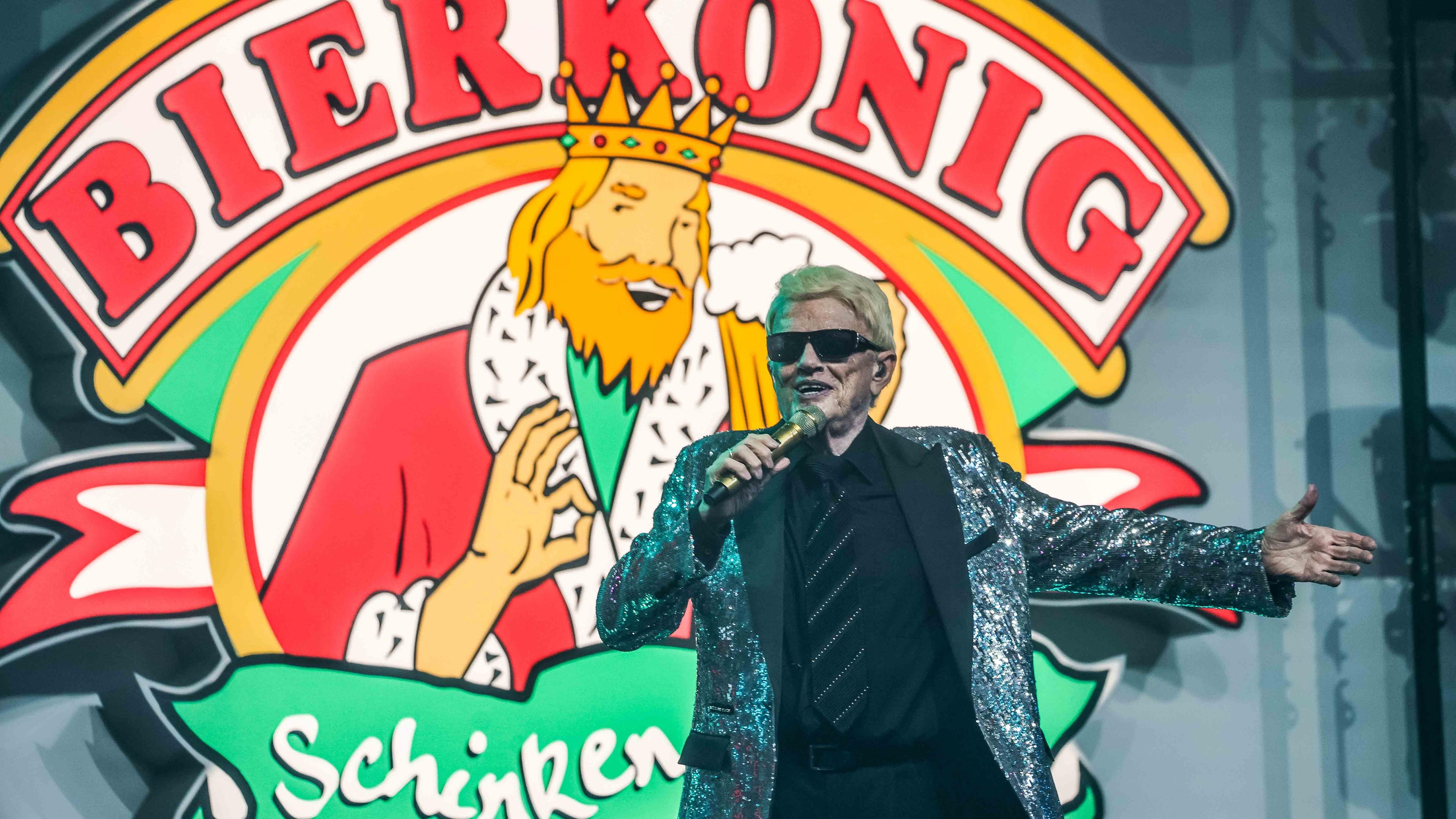 Heino singt im "Bierkönig" am Ballermann