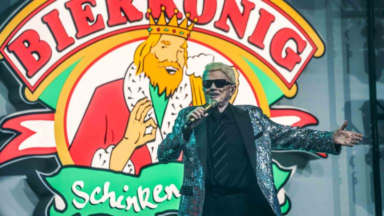 Heino singt im "Bierkönig" am Ballermann
