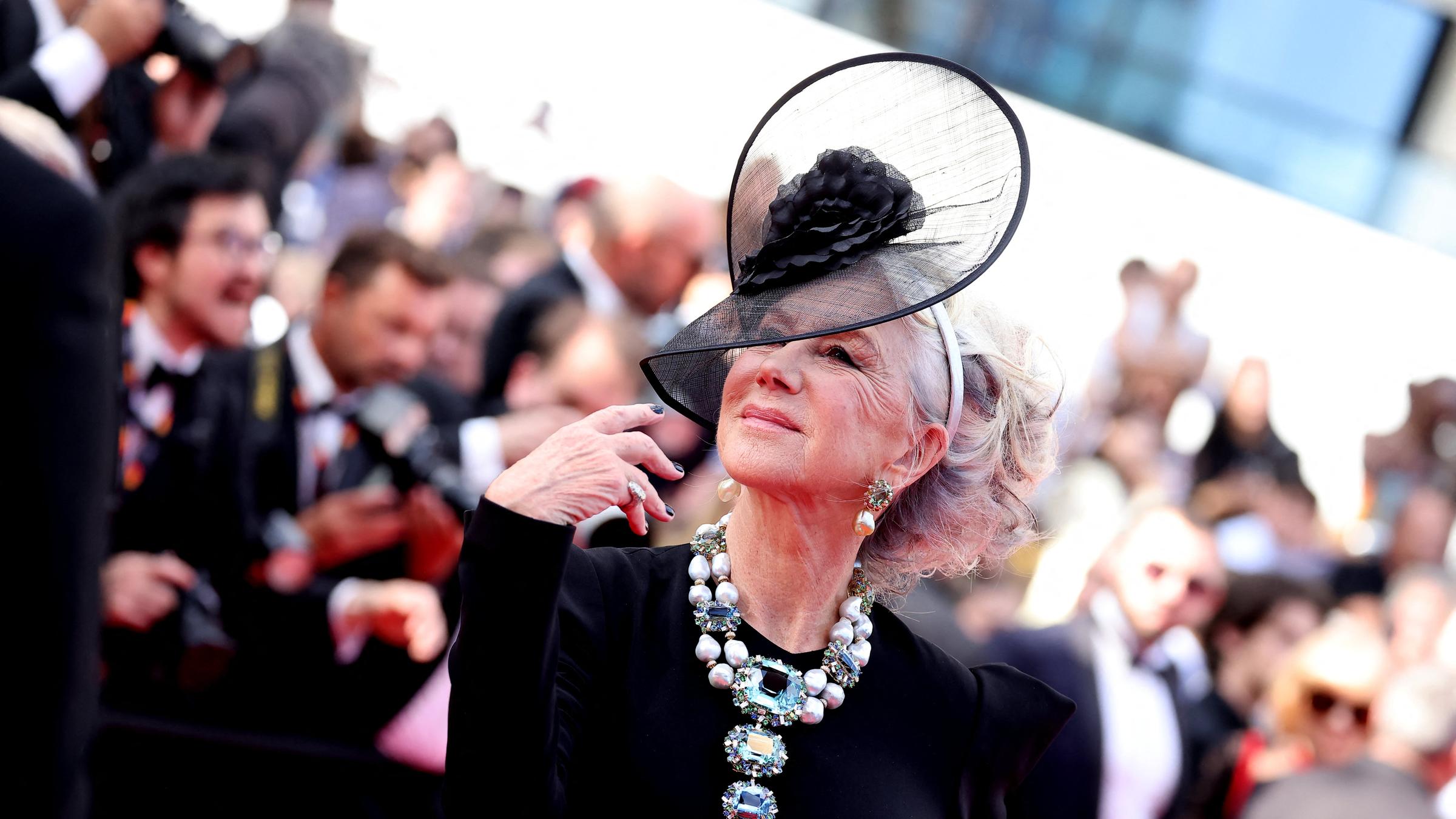 Helen Mirren auf dem roten Teppich in Cannes bei den Filmfestspielen 2025