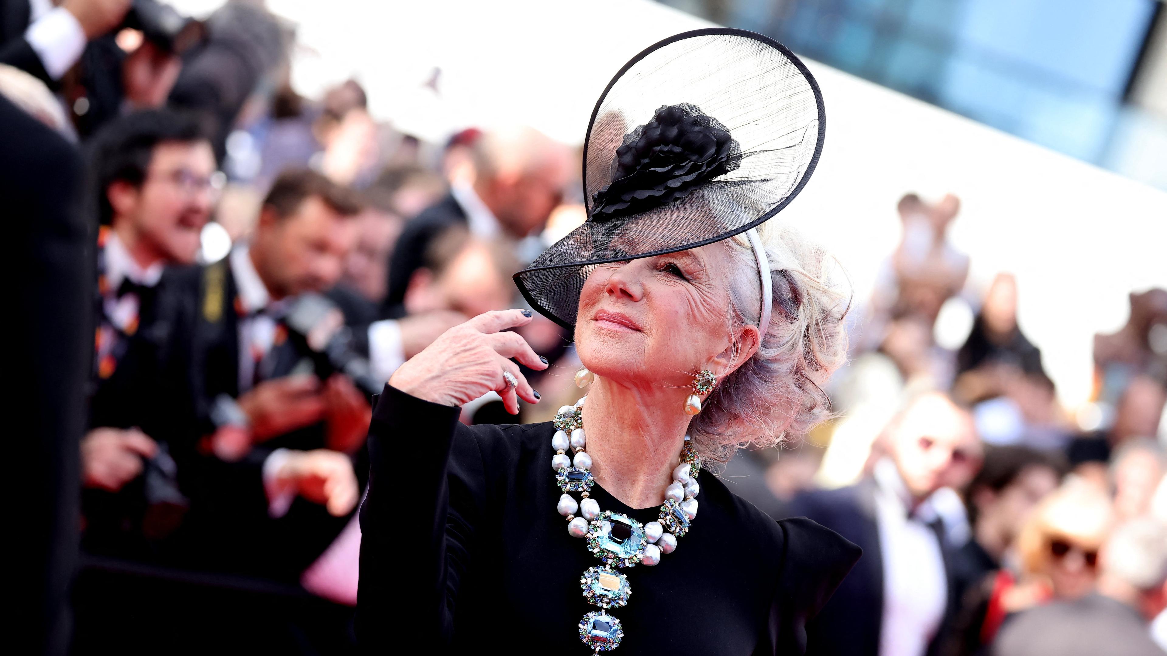 Helen Mirren auf dem roten Teppich in Cannes bei den Filmfestspielen 2025