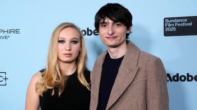 Schauspielerin Helena Zengel und Schauspieler Finn Wolfhard auf der Premiere des Films "Die Legende von Ochi".