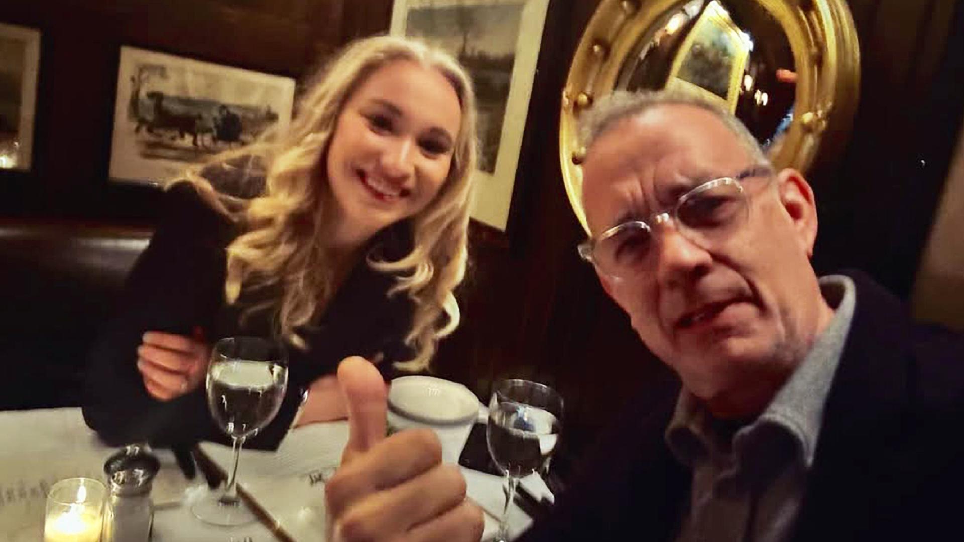 Helena Zengel und Tom Hanks