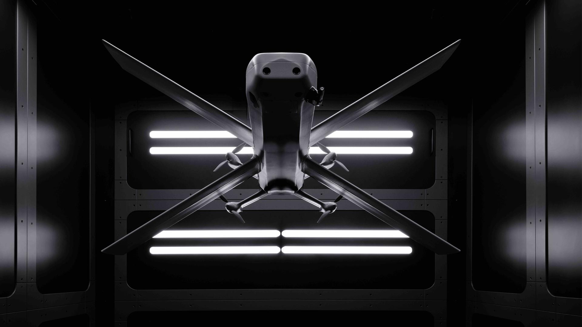 Eine HX-2 Drohne von der Firma Helsing.