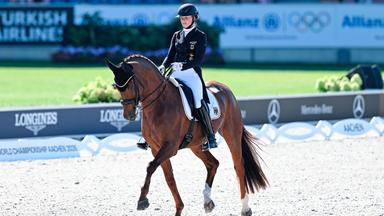 Die deutsche Dressurreiterin Katharina Hemmer auf dem Pferd Denoix beim Grand Prix Special der Reit-WM in Aachen im Parcours
