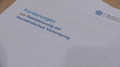 Ein blatt auf dem es um die hausärztliche Versorgung geht 