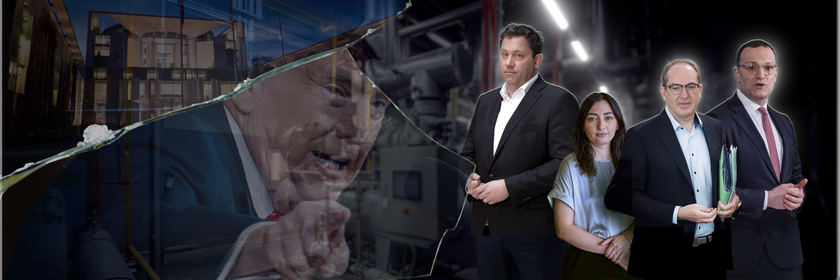 Collage aus Industrieanlage, Politikergruppe, Raketenstart, Börsenchart und zerstörtem Kanzleramt, getrennt durch zerbrochenes Glas.