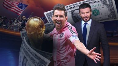 Collage: Ein Fuballer mit einem Pokal jubelt, daneben David Beckham im Anzug, eine Menschenmenge mit USA-Flaggen und amerikanische Dollar.