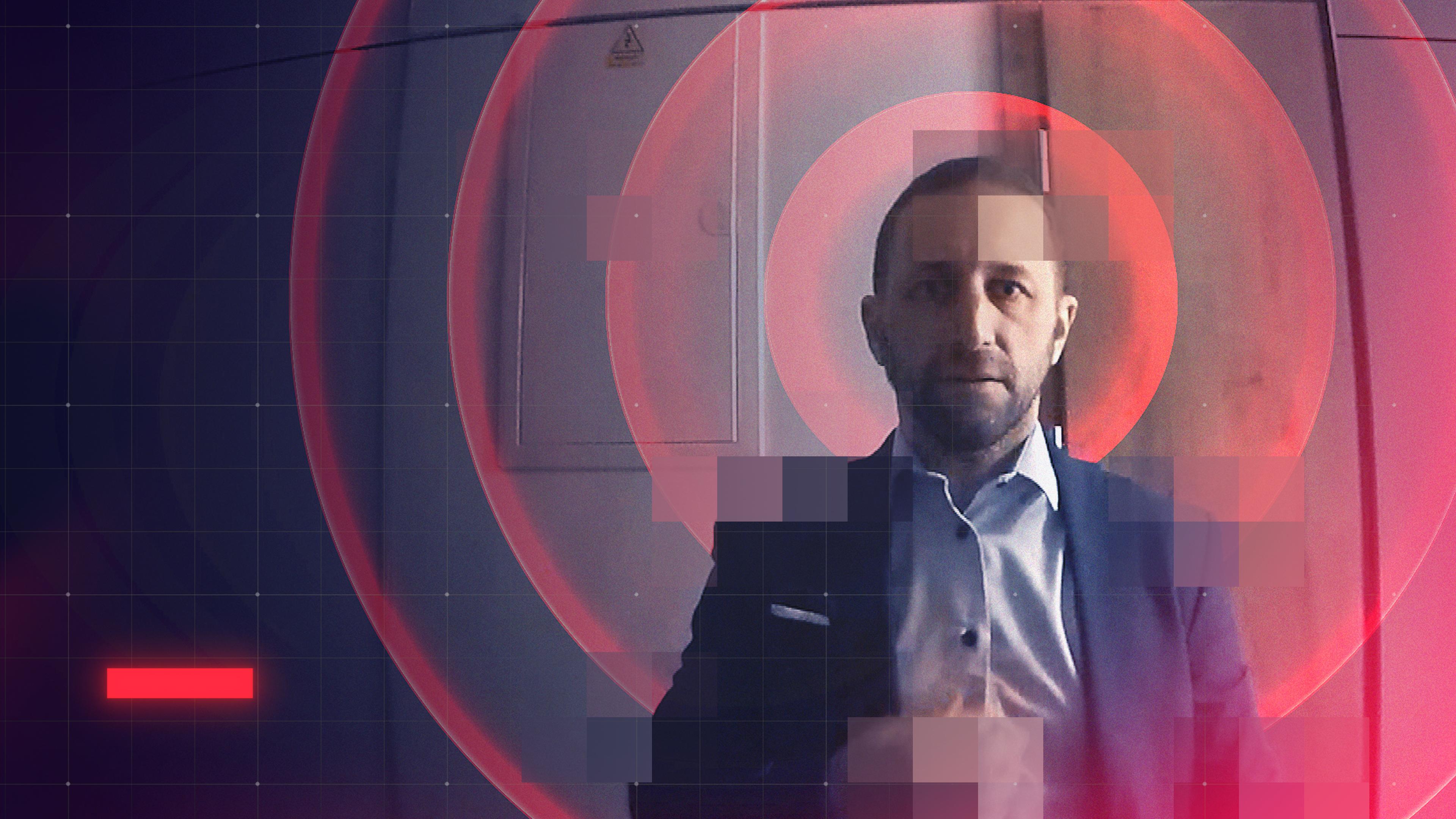 Selfie von Investigativ-Journalist mit versteckter Kamera