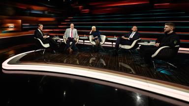 Markus Lanz diskutiert mit seinen Gästen (von links nach rechts): Peter Altmaier, Ulrike Herrmann, Daniel Stelter, Alexander Gertz
