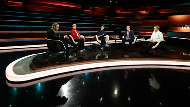 Markus Lanz diskutiert mit seinen Gästen Martina Schweinsburg, Christian Schaft, Robin Alexander und Gerald Knaus.
