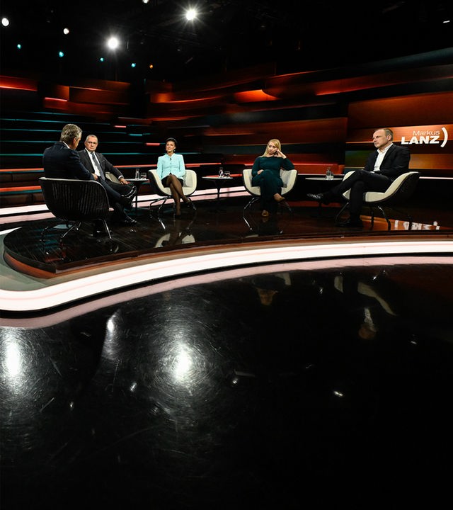 Markus Lanz diskutiert mit seinen Gästen heute (von links nach rechts): Tino Chrupalla, Sahra Wagenknecht, Melanie Amann, Peter Neumann