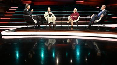 Markus Lanz diskutiert mit seinen Gästen heute (von links nach rechts): Kai Ambos (Völkerrechtler), Heike Krieger (Rechtswissenschaftlerin) und Matthias Herdegen (Jurist)