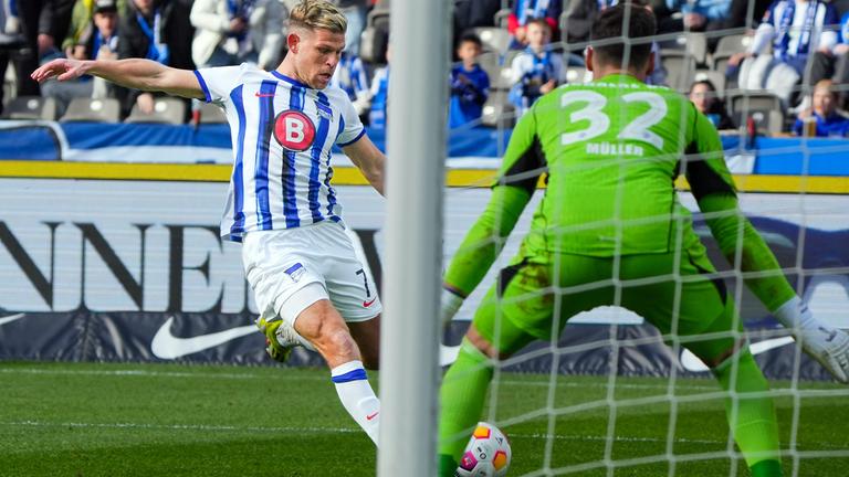 Fußball: Hertha BSC gegen Schalke.