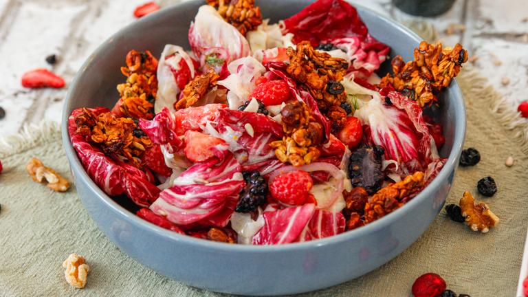 Herzhafter Beerensalat