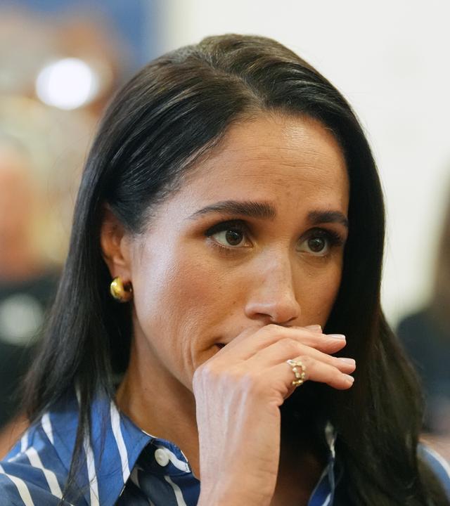 Meghan Markle, die Herzogin von Sussex, trifft freiwillige Ersthelfer des Bondi Surf Bathers' Life Saving Club während eines Besuchs am Bondi Beach.