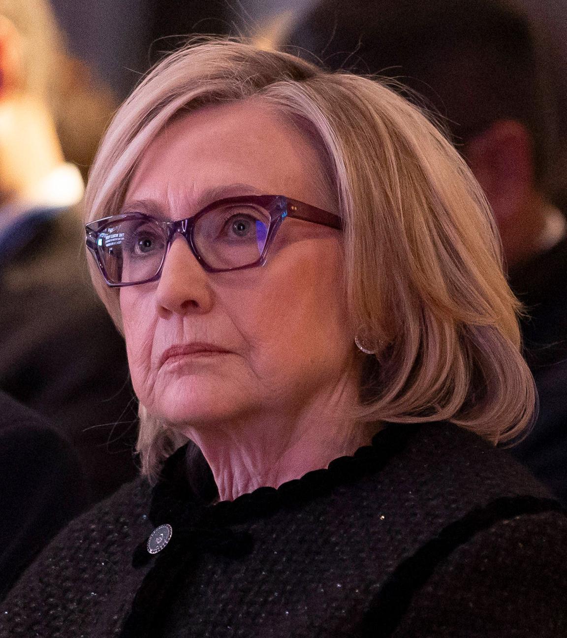 Hillary Clinton während des World Forums 2026 im Berliner Hotel Adlon am 16.02.2026.