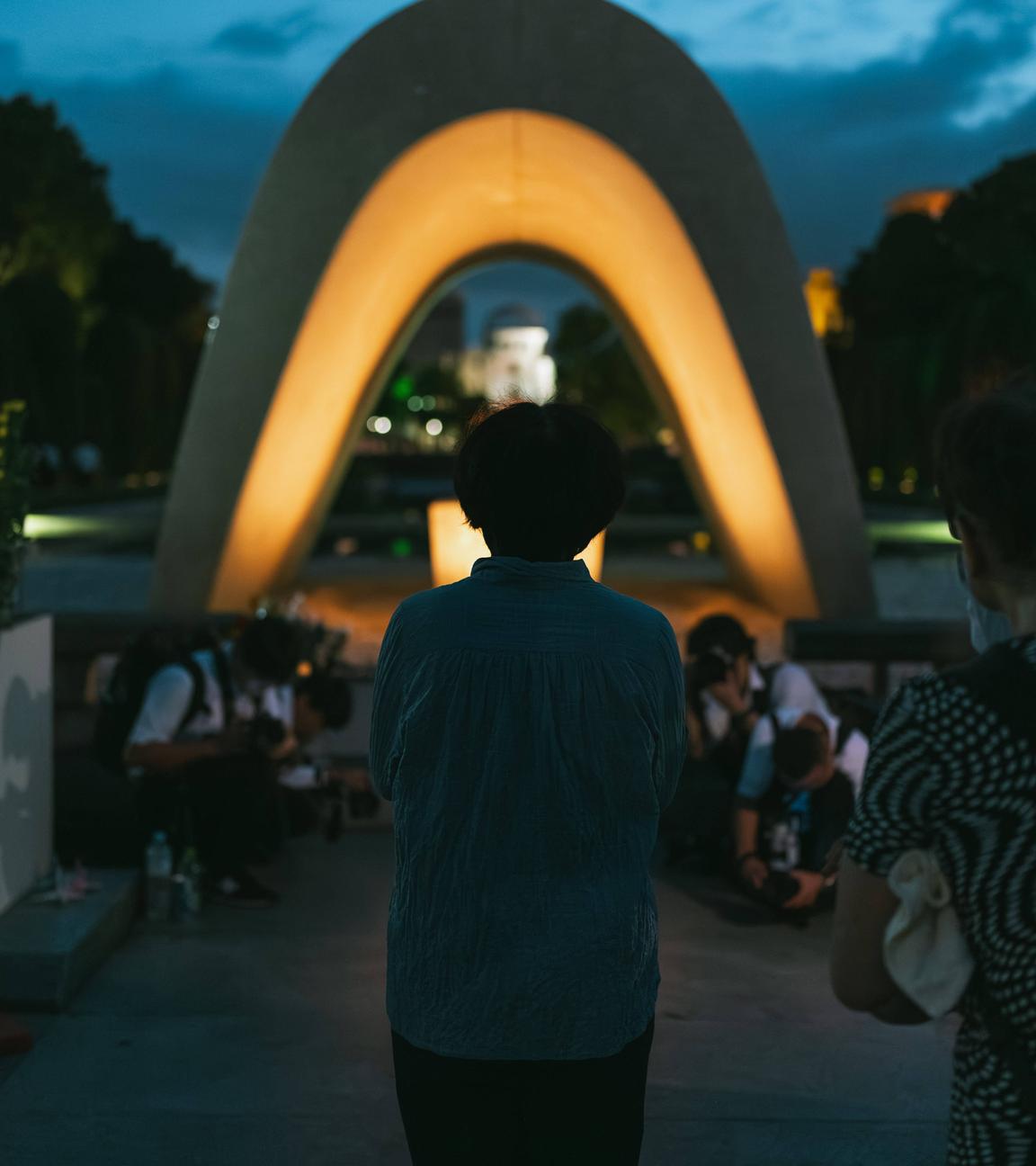 Menschen Gedenken an die Opfer des Atombombenabwurfs von Hiroshima vor 80 Jahren