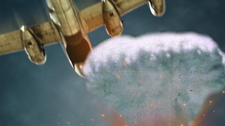 Hiroshima Flugzeug und Atompilz