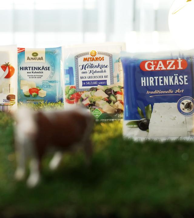 Sechs verschiedene Packungen mit Hirtenkäse