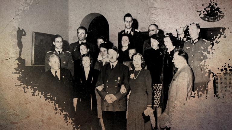  Adolf Hitler, Gruppenfoto an seinem Geburtstag, 1942.