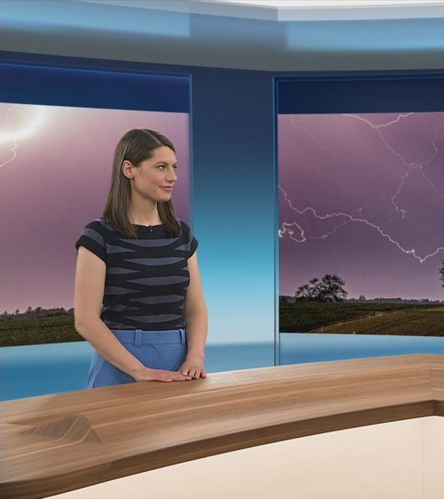 Moderatorin im Expertengespräch mit ZDF-Meteorologin Christa Orben