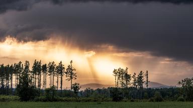 Gewitterstimmung mit Blick zum Brocken Harz (Archivfoto)