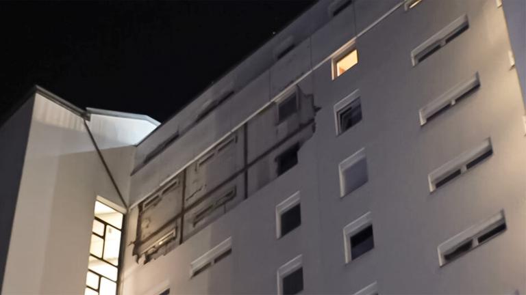 Babenhausen: Hochhausfassade abgestürzt