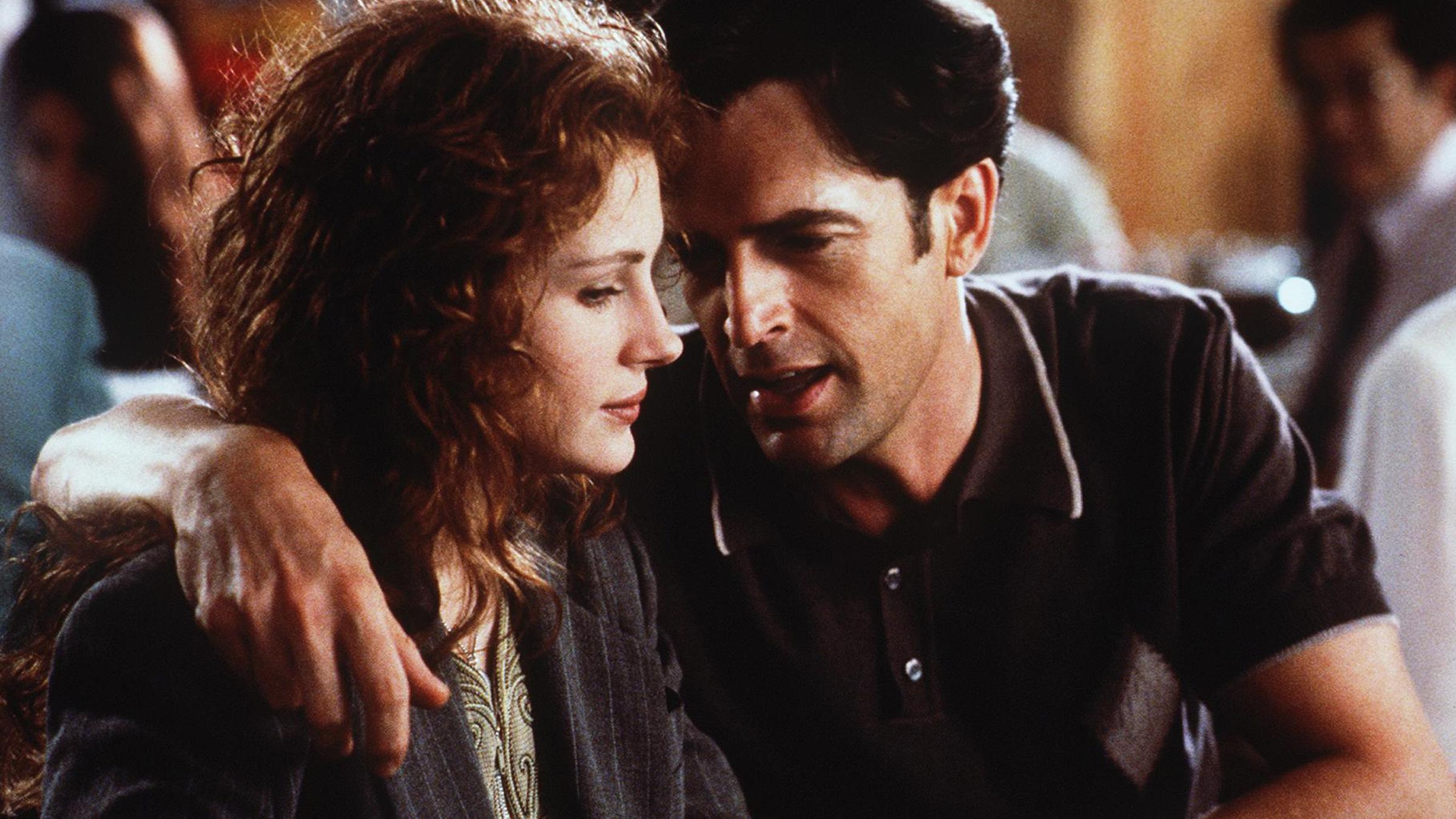 Julia Roberts als intrigante Ex: "Die Hochzeit meines besten Freundes" war vor 30 Jahren ein Kino-Hit. Jetzt arbeitet Hollywood an einer Fortsetzung. Namen fielen aber noch nicht. (30.07.2025)