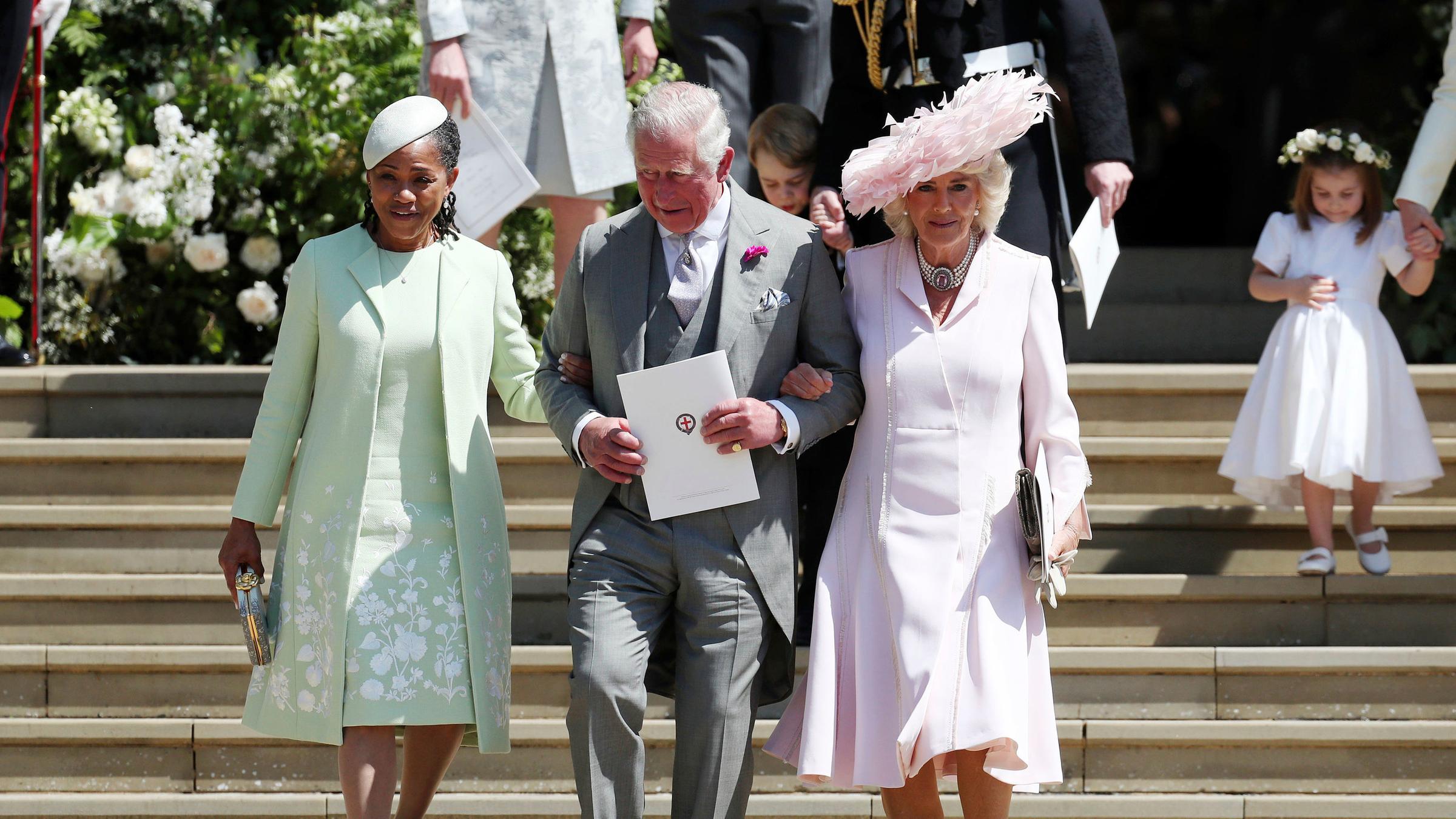hochzeit von prinz harry und meghan markle: charles mit camilla und mutter von meghan - 2018