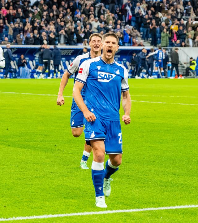 Andrej Kramaric (TSG Hoffenheim) jubelt. 