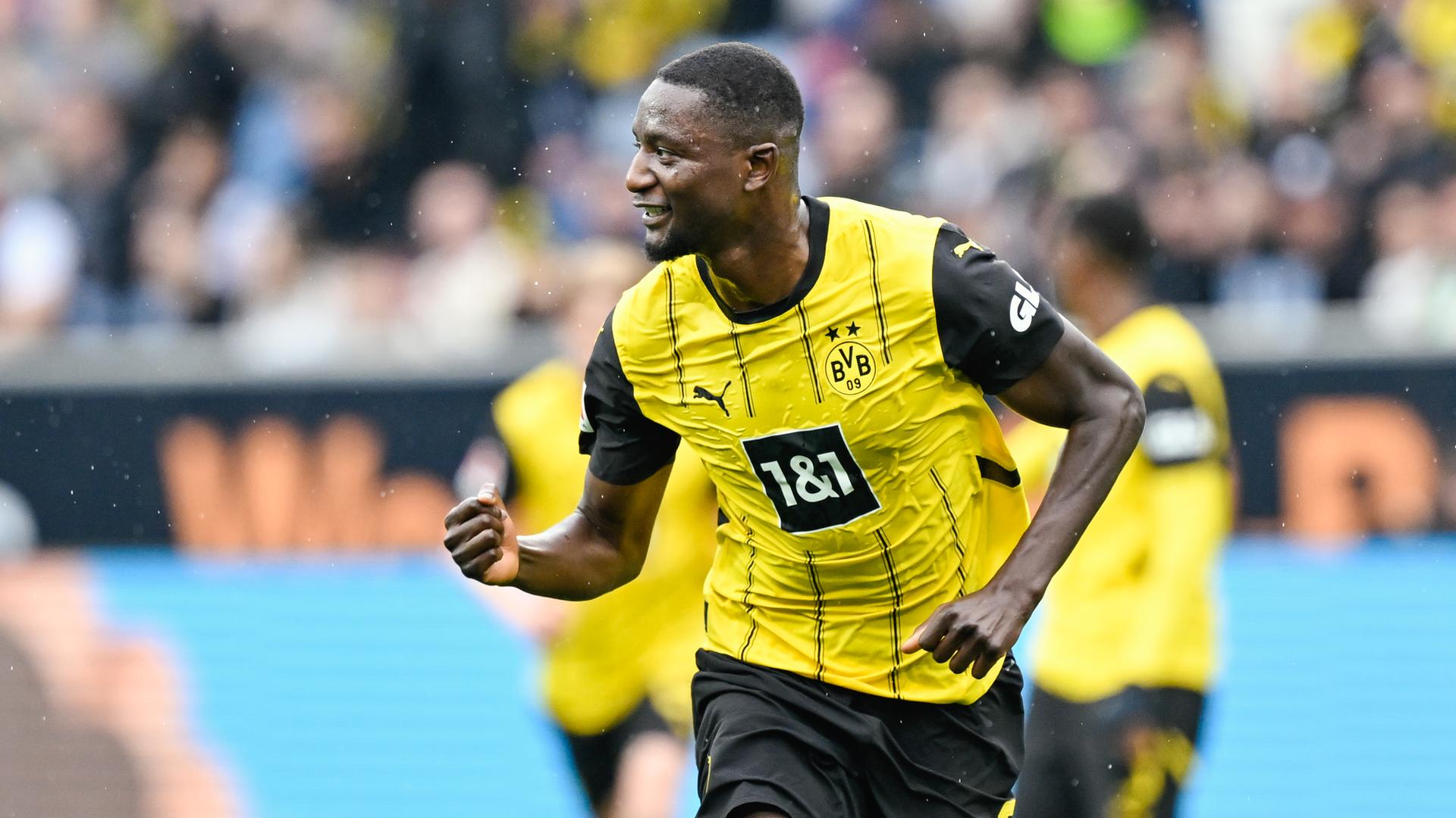 Dortmunds Torschütze Serhou Guirassy jubelt über das Tor zum 0:1 gegen Hoffenheim am 26.04.2025.