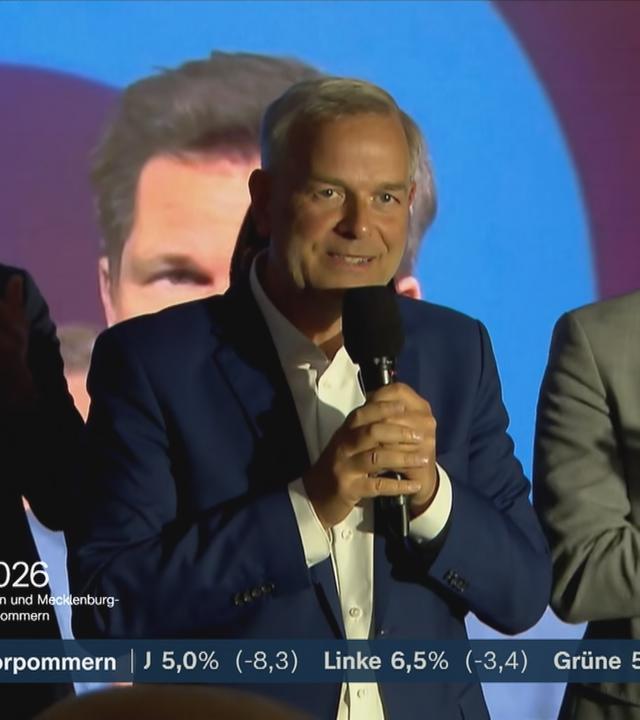 Leif-Erik Holm von der AfD mit einer Reaktion zur Landtagswahl in Mecklenburg-Vorpommern.