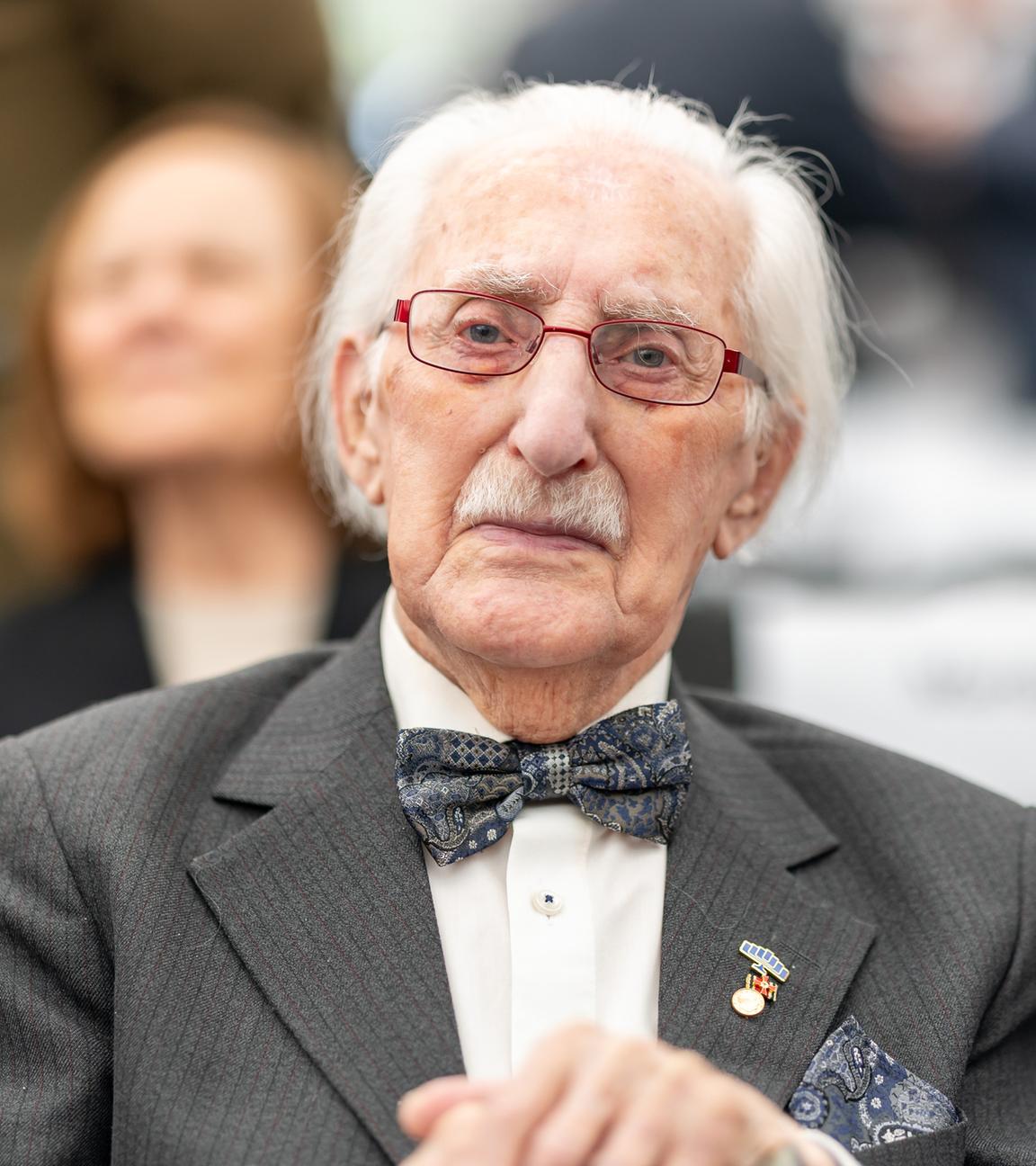 Bayern, Flossenbürg: Leon Weintraub, Überlebender zahlreicher Konzetrationslager, nimmt am Gedenkakt zum 80. Jahrestag der Befreiung des Konzetrationslagers Flossenbürg teil. Archivbild