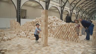 Mitmachausstellung mit Holzbauklötzen