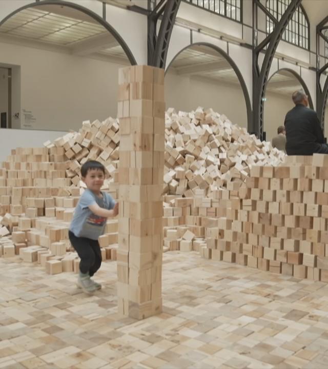 Mitmachausstellung mit Holzbauklötzen
