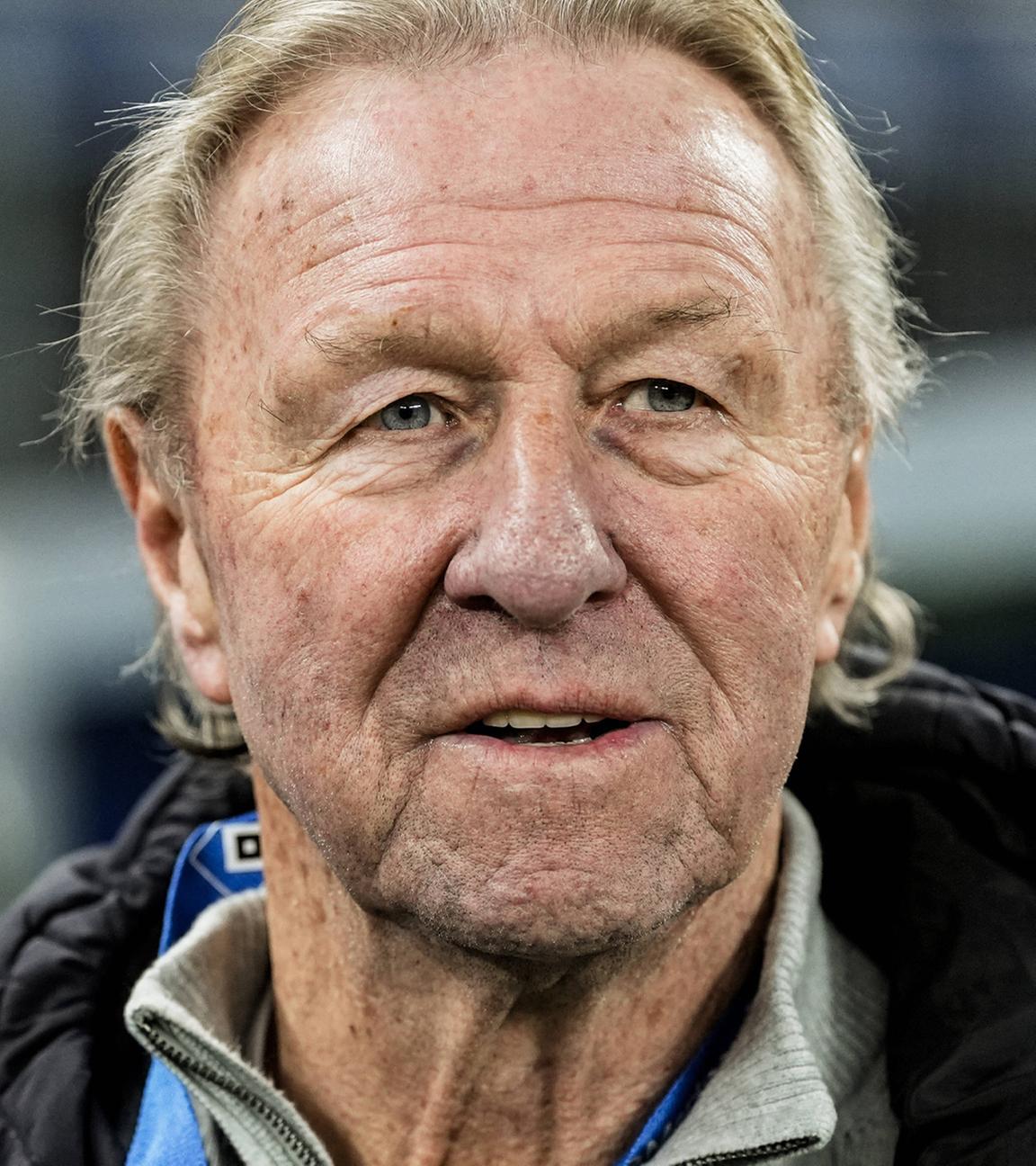 Horst Hrubesch im Volkspark Stadion Hamburg.