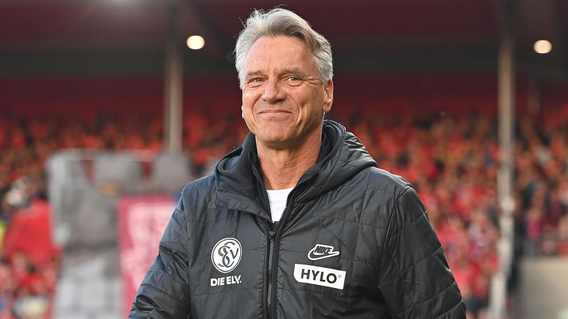 Elversbergs Trainer Horst Steffen im Relegations-Hinspiel in Heidenheim.
