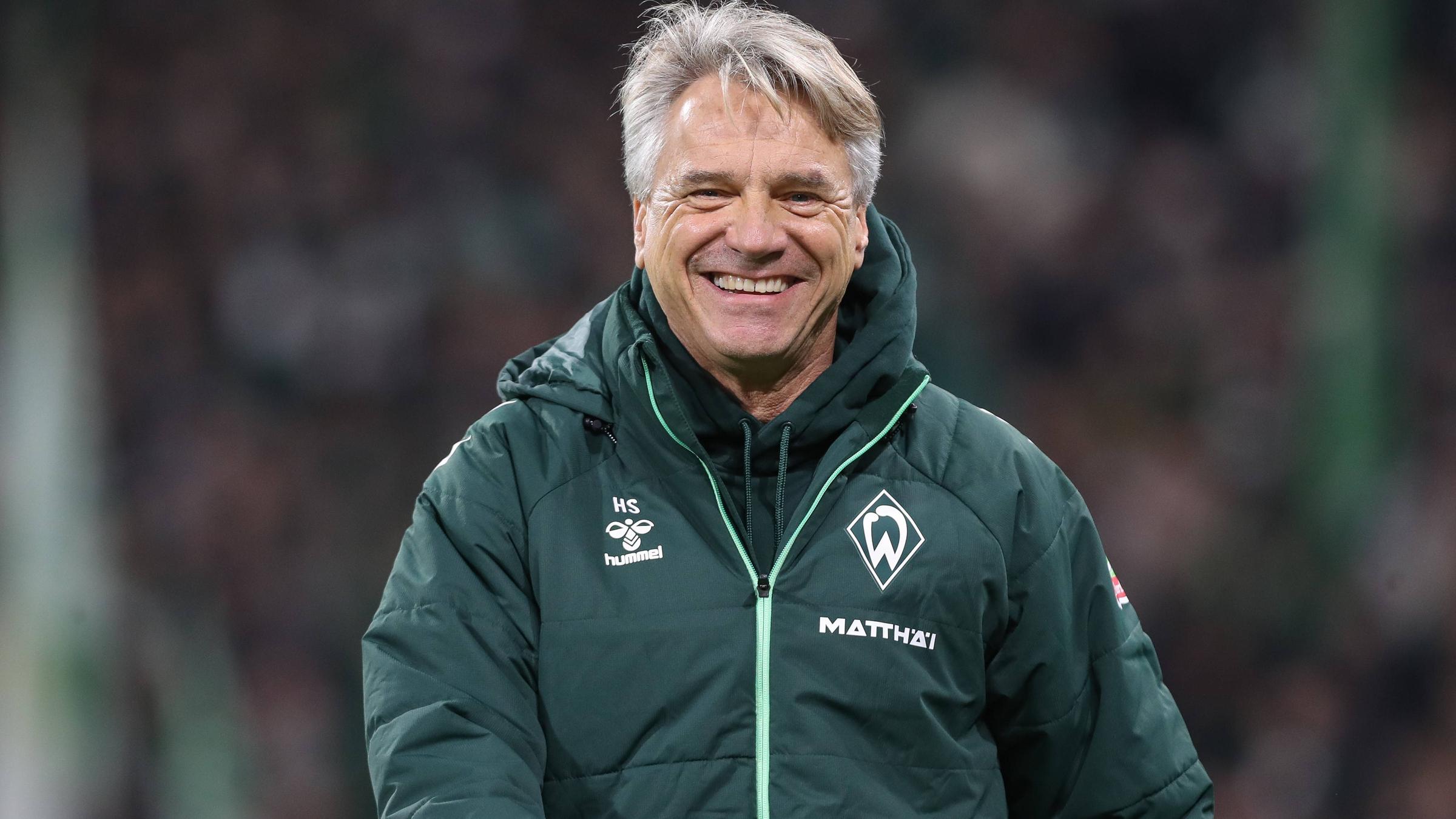 Werder-Trainer Horst Steffen lacht